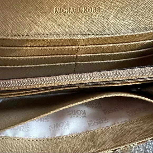 Michael Kors Continental wallet - Picture 9 of 14